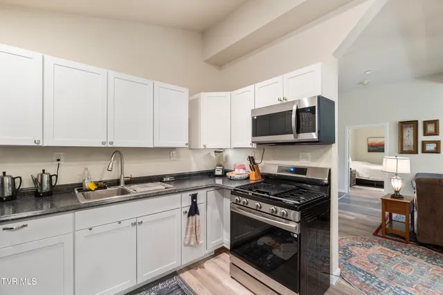 $450,000 | 2087 Fodderstack Mountain Loop, Greeneville, TN 37745