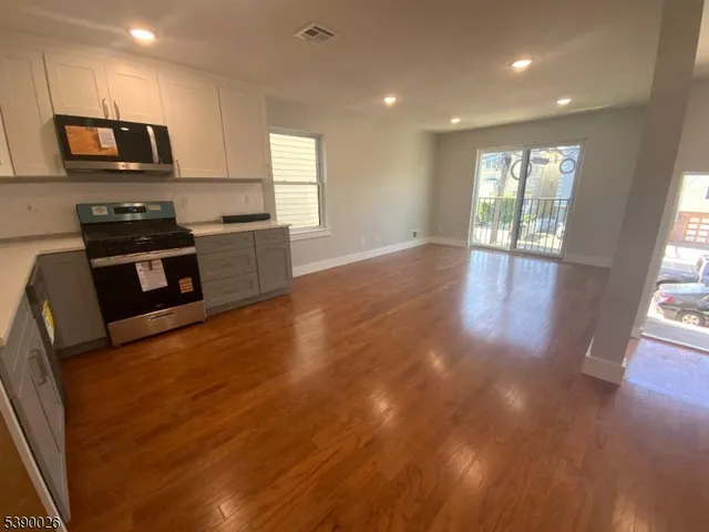 $2,900 | 68 Main Street, Unit 1, Newark, NJ 07105