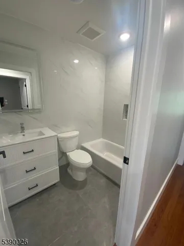 $2,900 | 68 Main Street, Unit 1, Newark, NJ 07105