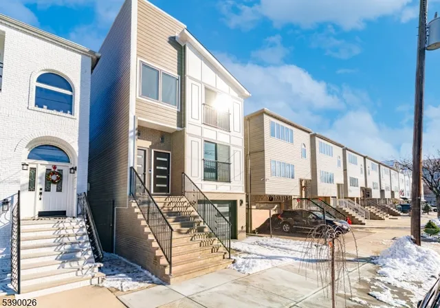 $2,900 | 68 Main Street, Unit 1, Newark, NJ 07105