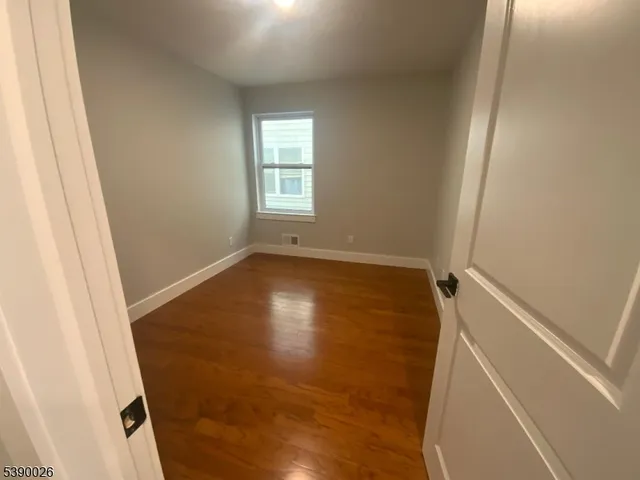 $2,900 | 68 Main Street, Unit 1, Newark, NJ 07105