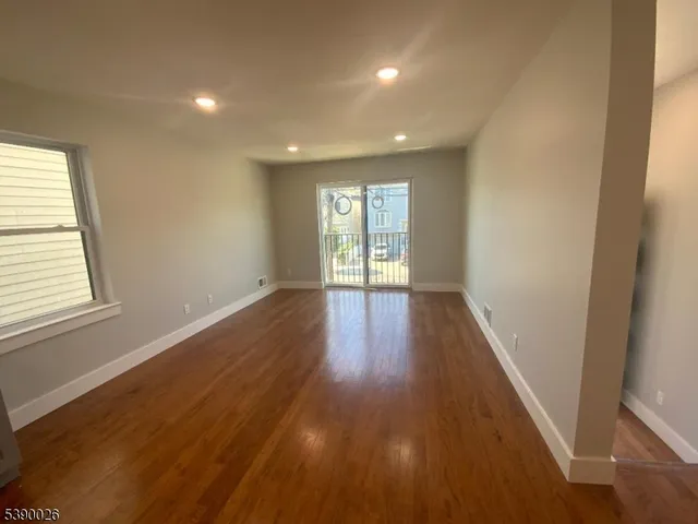 $2,900 | 68 Main Street, Unit 1, Newark, NJ 07105