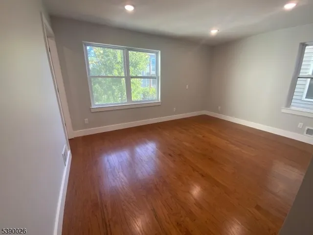 $2,900 | 68 Main Street, Unit 1, Newark, NJ 07105