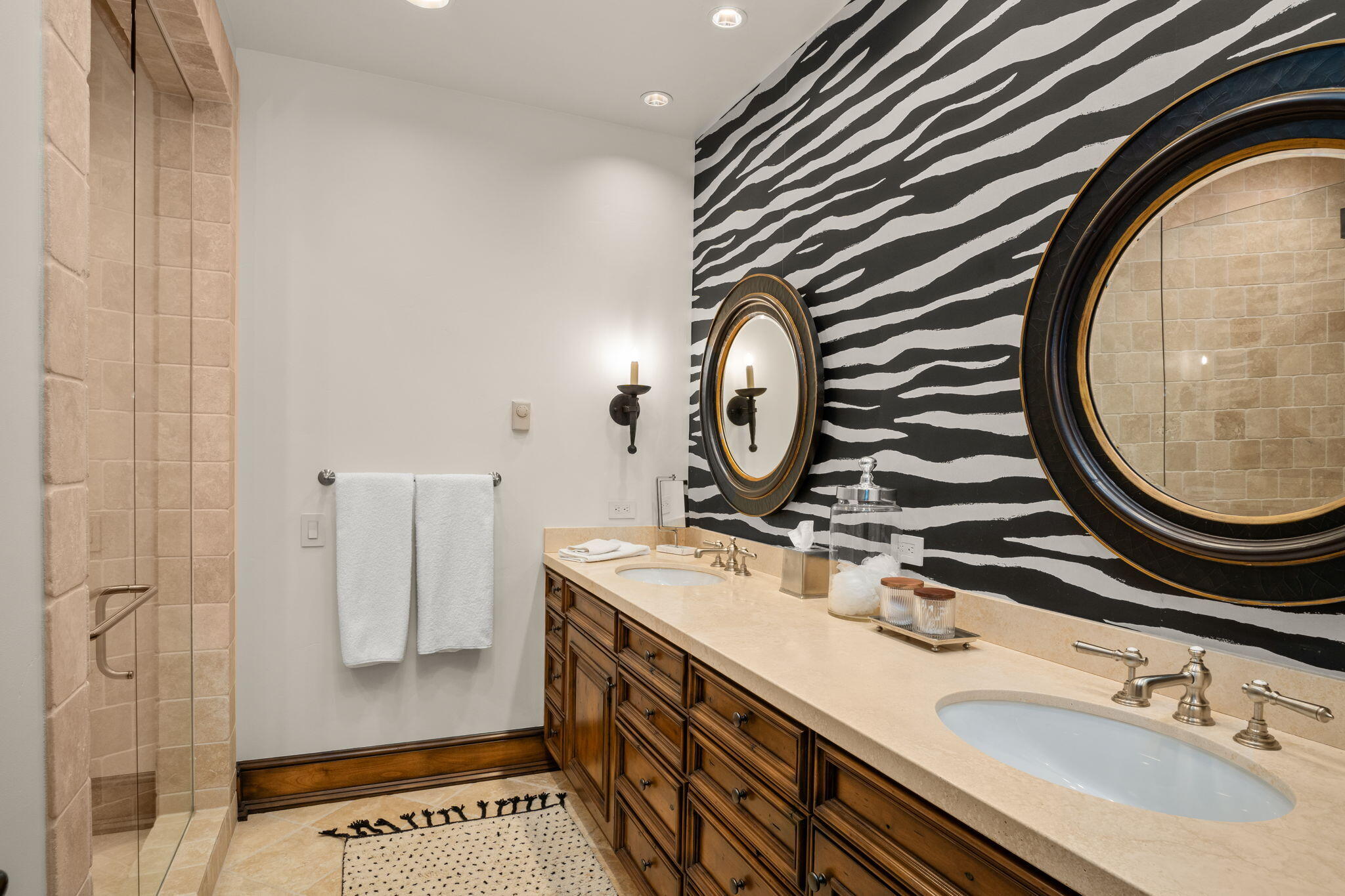 121 Feather Lane Hailey, ID 83333 - Photo 30 of 49 Guest Bathroom