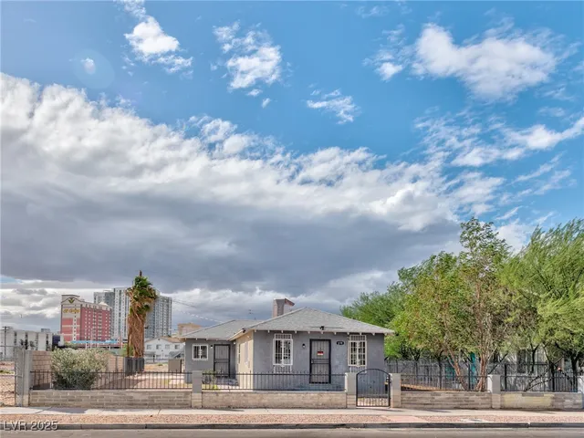 $1,095 | 339 North 10th Street, Unit 1, Las Vegas, NV 89101