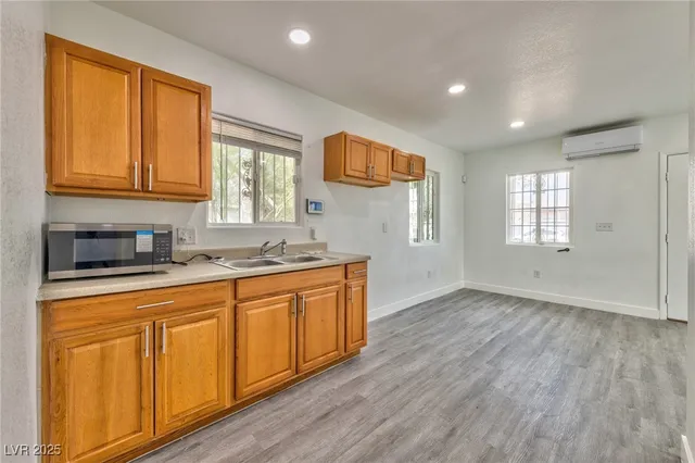 $1,095 | 339 North 10th Street, Unit 1, Las Vegas, NV 89101