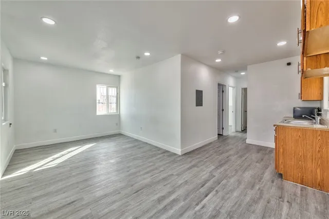 $1,095 | 339 North 10th Street, Unit 1, Las Vegas, NV 89101