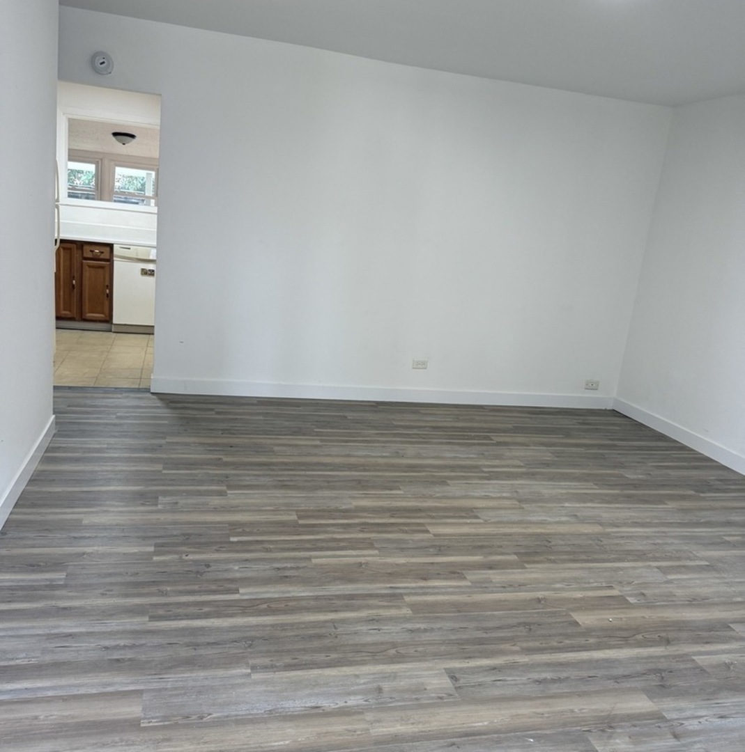 533 Redwood Road Bolingbrook, IL 60440 - Photo 2 of 17