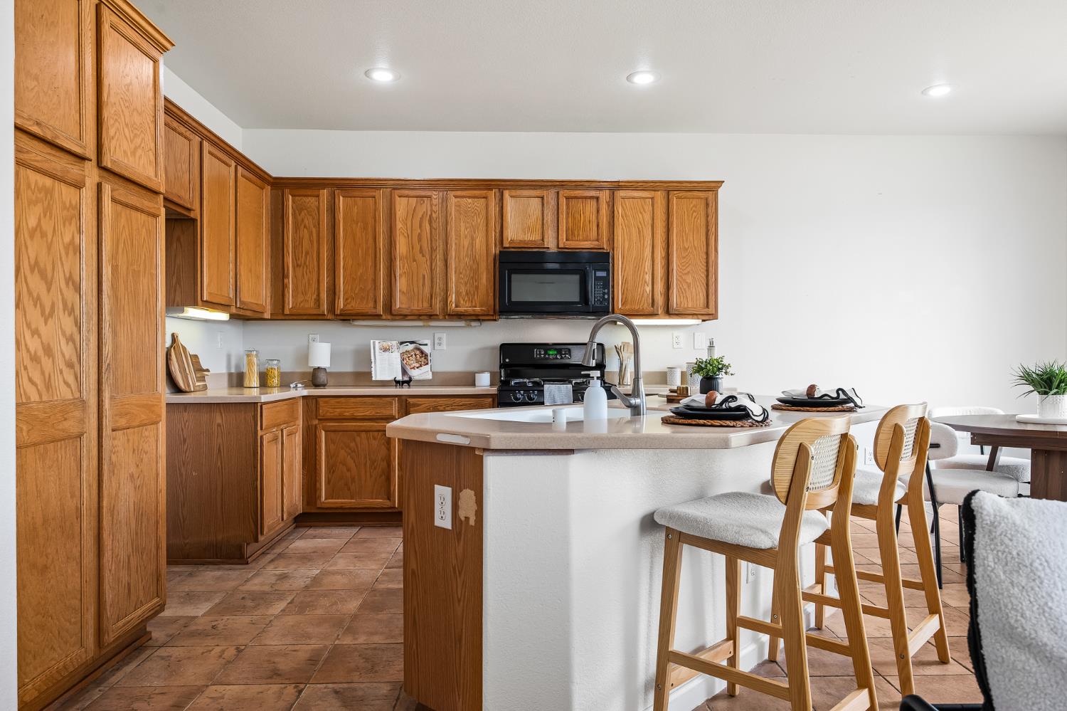 1804 Rancho Encantado Court Modesto, CA 95358 - Photo 8 of 97