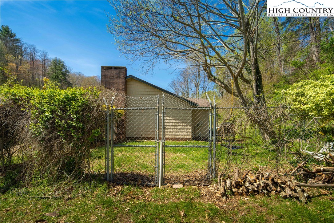 306 Green Briar Road Boone, NC 28607 - Photo 8 of 36 Gallery Image 8