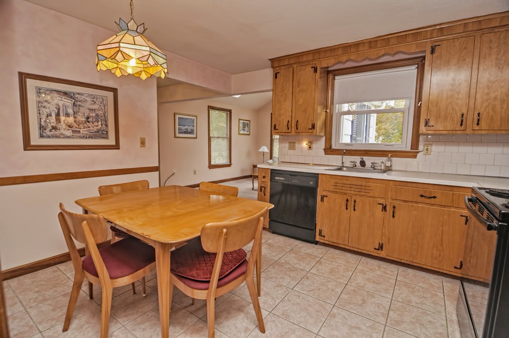 59 Arnold Road Norwood, MA 02062 - Photo 9 of 29 Gallery Image 9