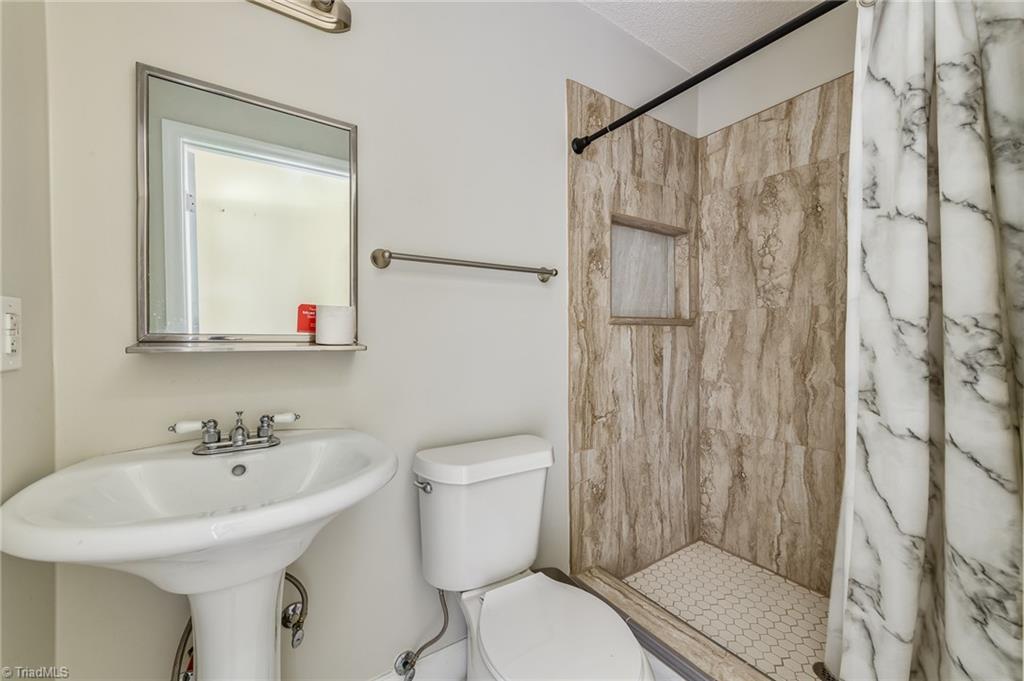 2002 McConnell Road Greensboro, NC 27401 - Photo 15 of 28 Gallery Image 15