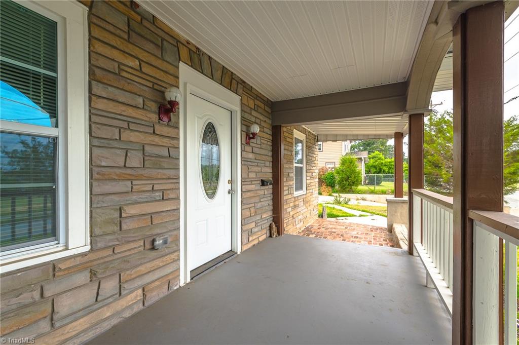 2002 McConnell Road Greensboro, NC 27401 - Photo 4 of 28 Gallery Image 4