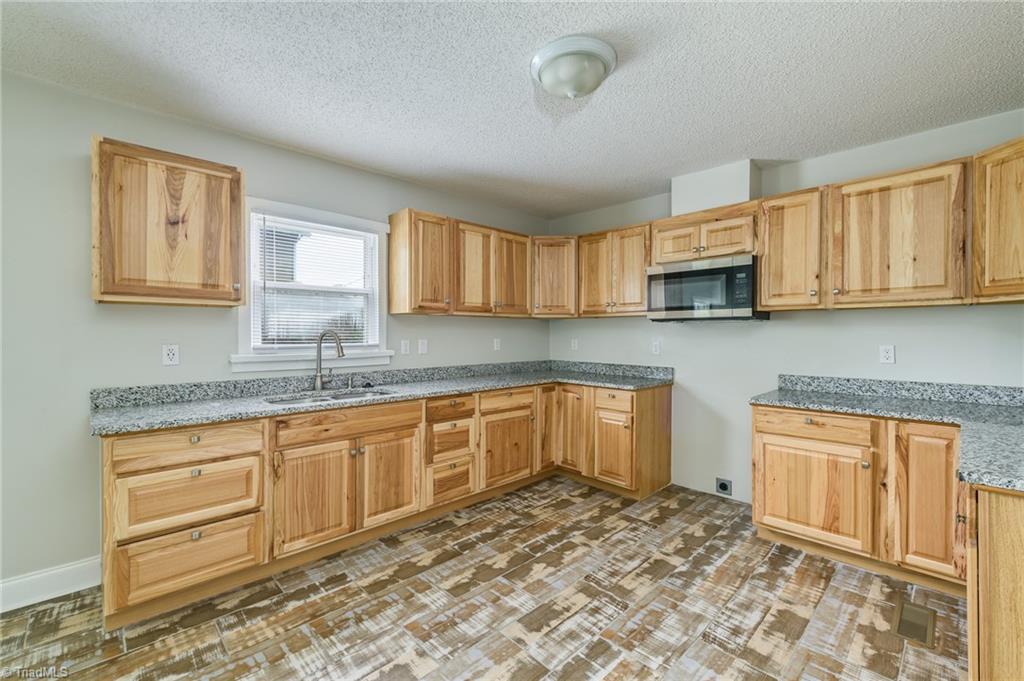 2002 McConnell Road Greensboro, NC 27401 - Photo 6 of 28 Gallery Image 6