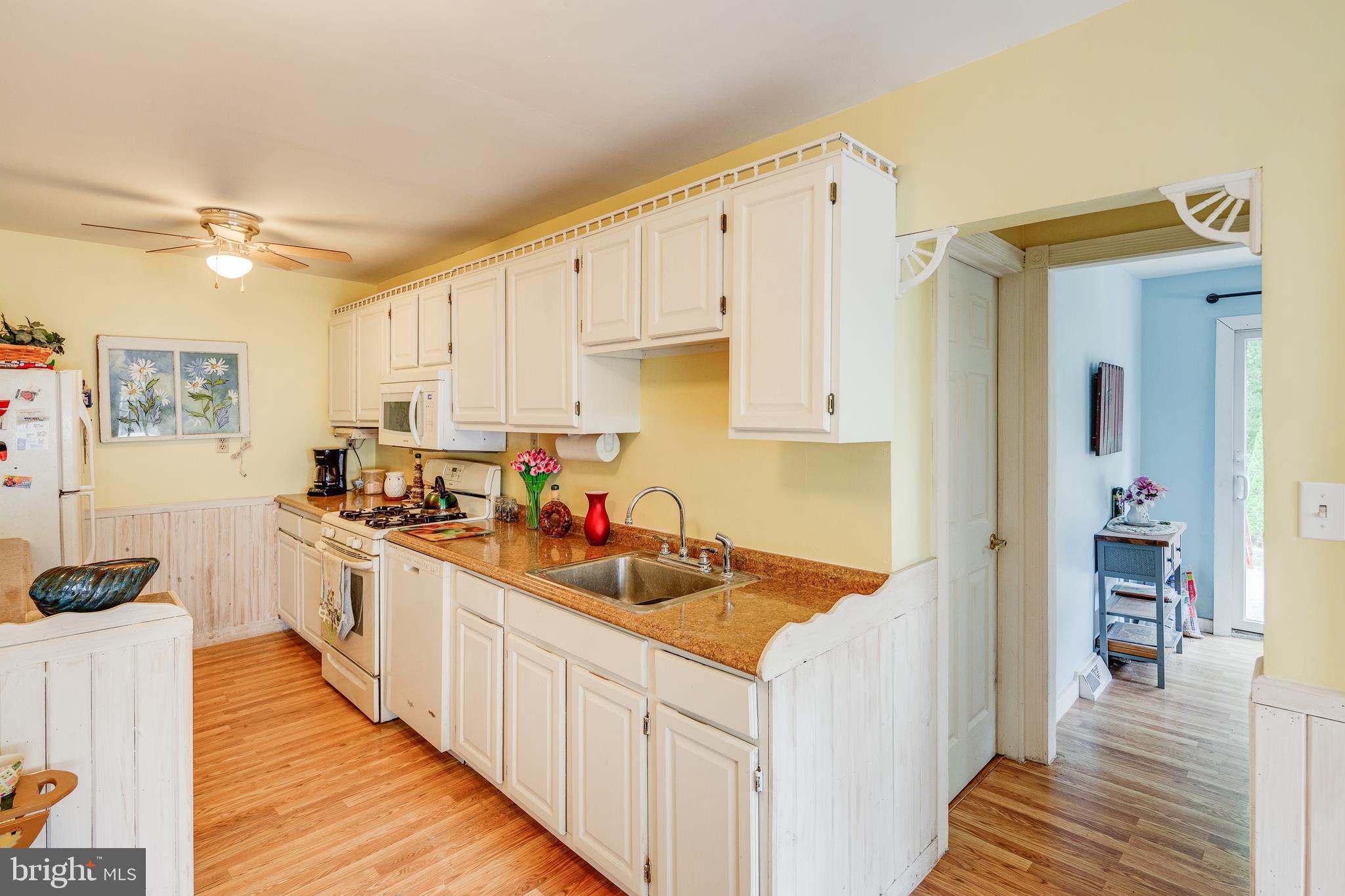 9 McKee Road Gibbsboro, NJ 08026 - Photo 2 of 23