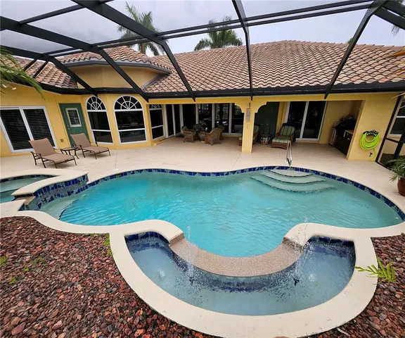 a view of a backyard with garden