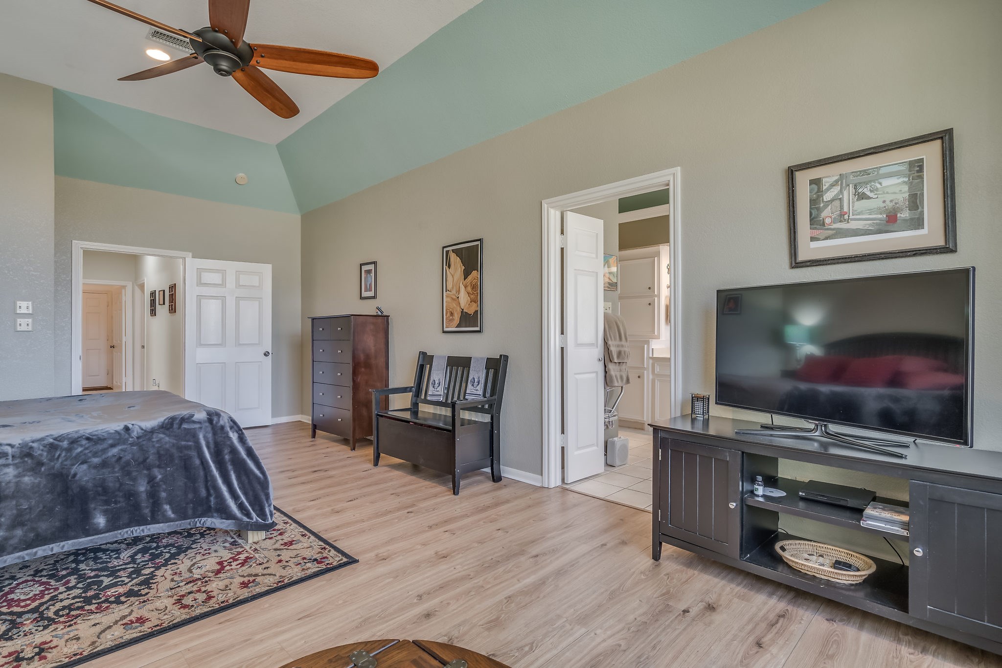 2500 Centerline Road Conroe, TX 77384 - Photo 17 of 28 a living room with furniture and a flat screen tv