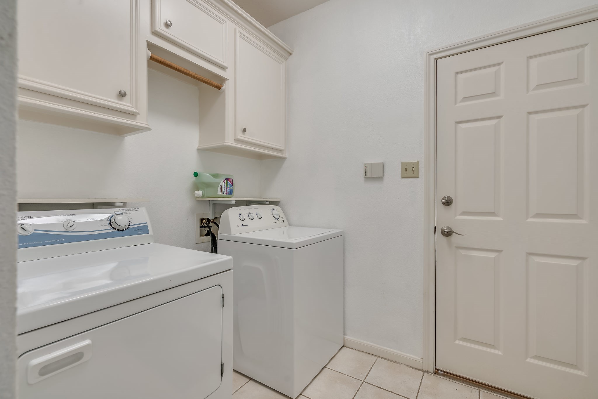 2500 Centerline Road Conroe, TX 77384 - Photo 23 of 28 a utility room with dryer and washer
