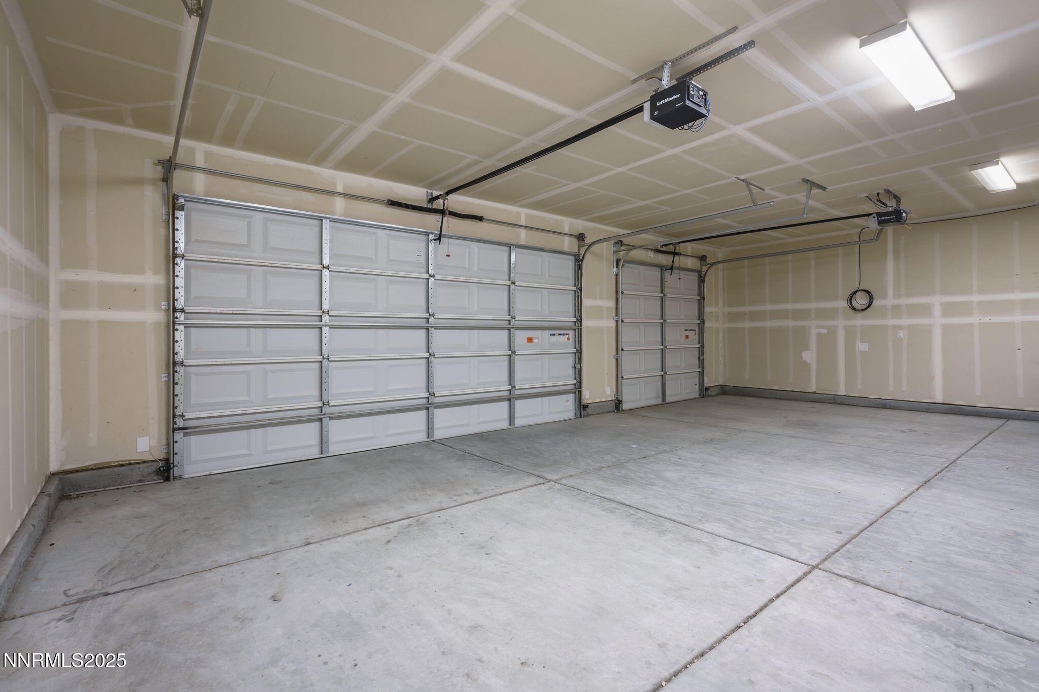1187 Jasmine Lane Fernley, NV 89408 - Photo 17 of 22 a view of a garage