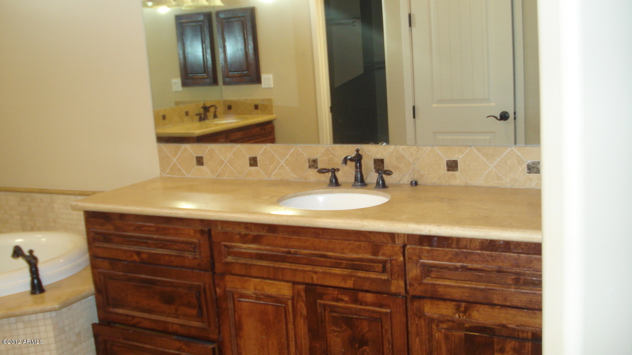 3322 West Irvine Road Phoenix, AZ 85086 - Photo 16 of 20 MB Vanity 1