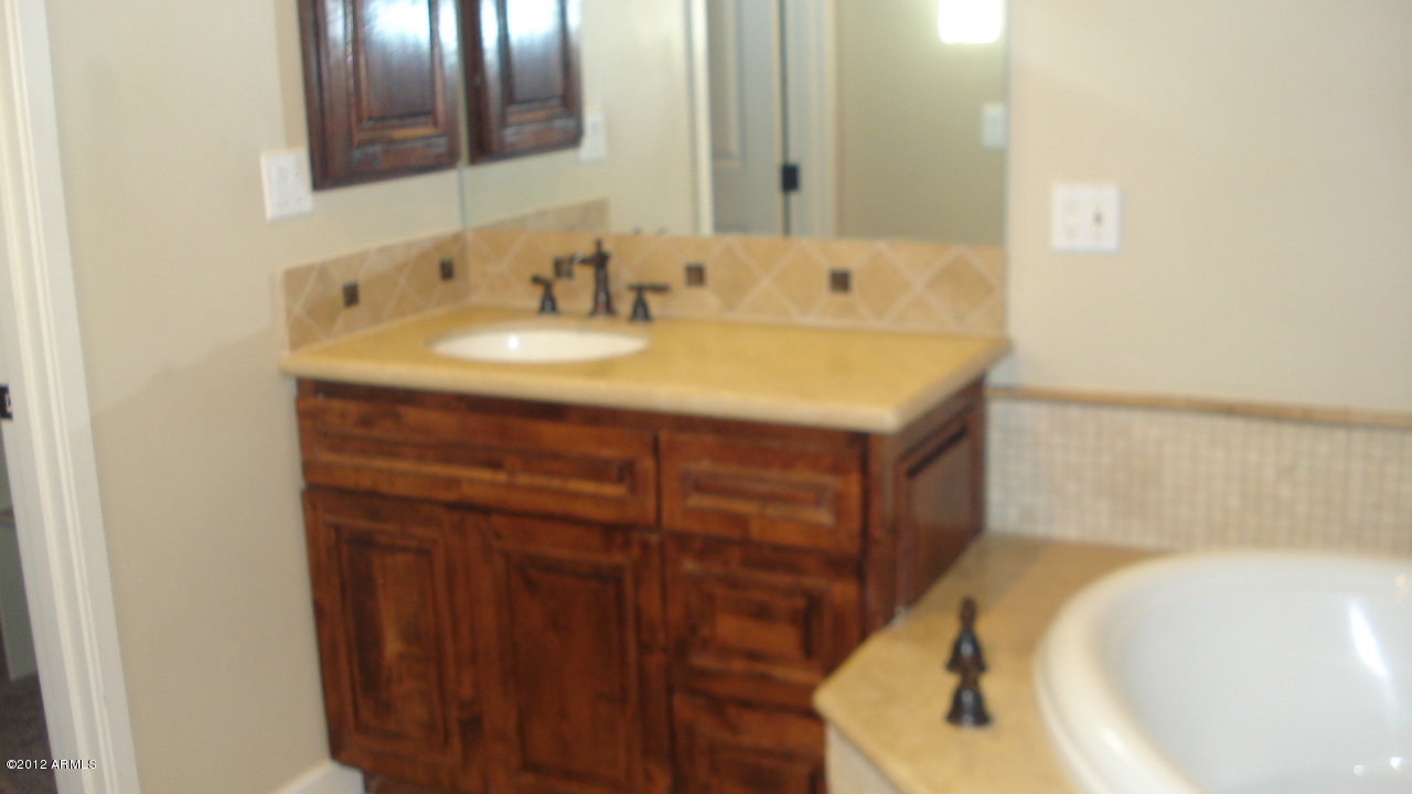 3322 West Irvine Road Phoenix, AZ 85086 - Photo 17 of 20 MB Vanity 2