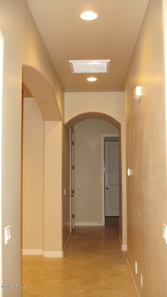 3322 West Irvine Road Phoenix, AZ 85086 - Photo 7 of 20 Hallway