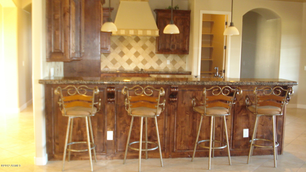 3322 West Irvine Road Phoenix, AZ 85086 - Photo 8 of 20 Breakfast Bar