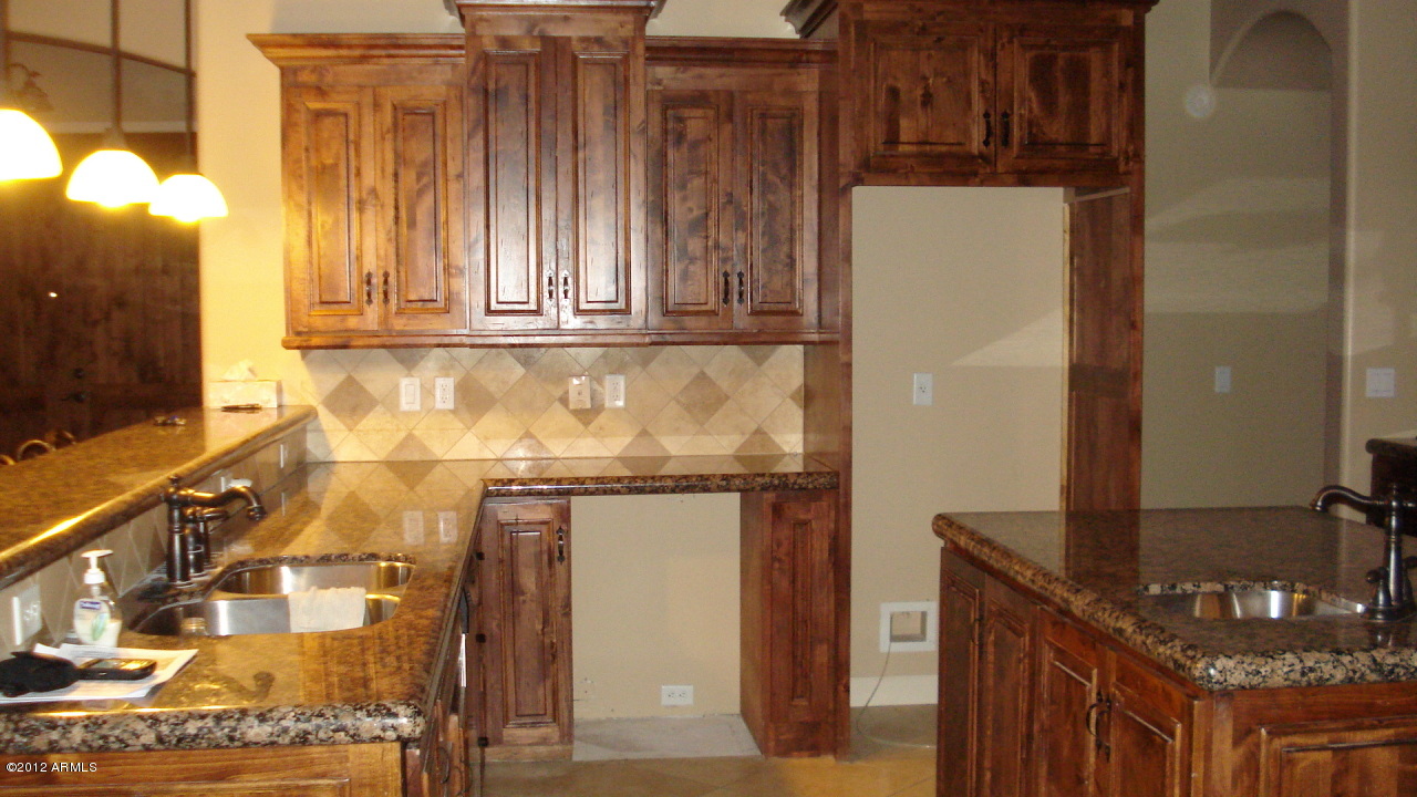 3322 West Irvine Road Phoenix, AZ 85086 - Photo 9 of 20 Kitchen