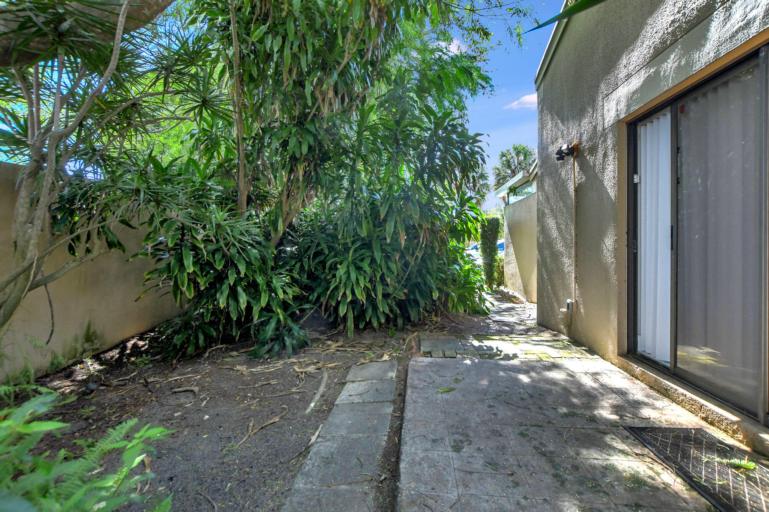 1061 Northwest 13th Street, Unit 4 Boca Raton, FL 33486 - Photo 25 of 26 patio