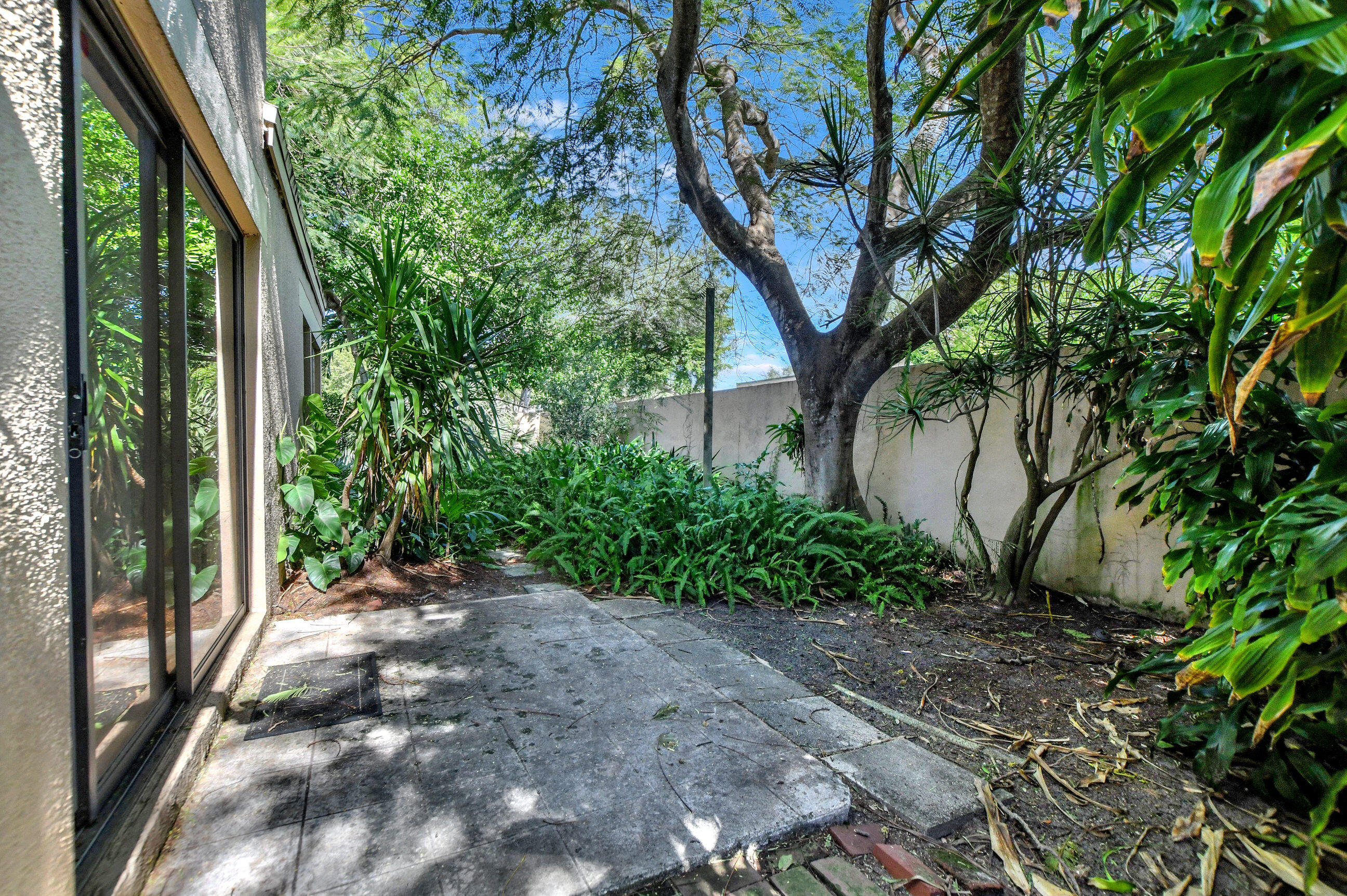 1061 Northwest 13th Street, Unit 4 Boca Raton, FL 33486 - Photo 26 of 26 patio