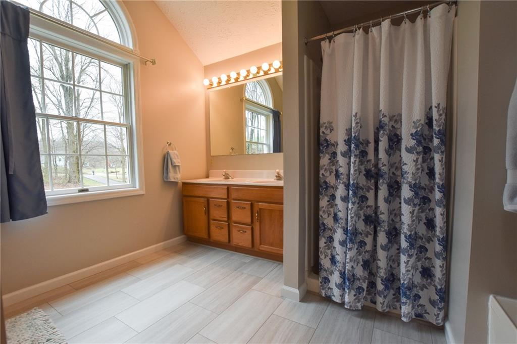542 Fisher Road Cabot, PA 16023 - Photo 9 of 23