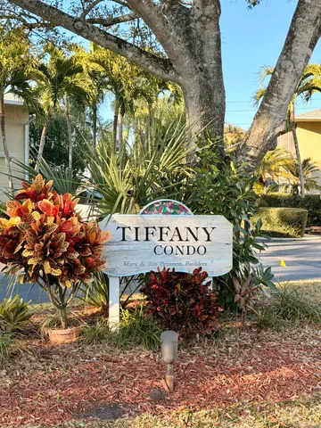 $225,000 | 939 Northwest 11th Terrace, Unit 4, Stuart, FL 34994