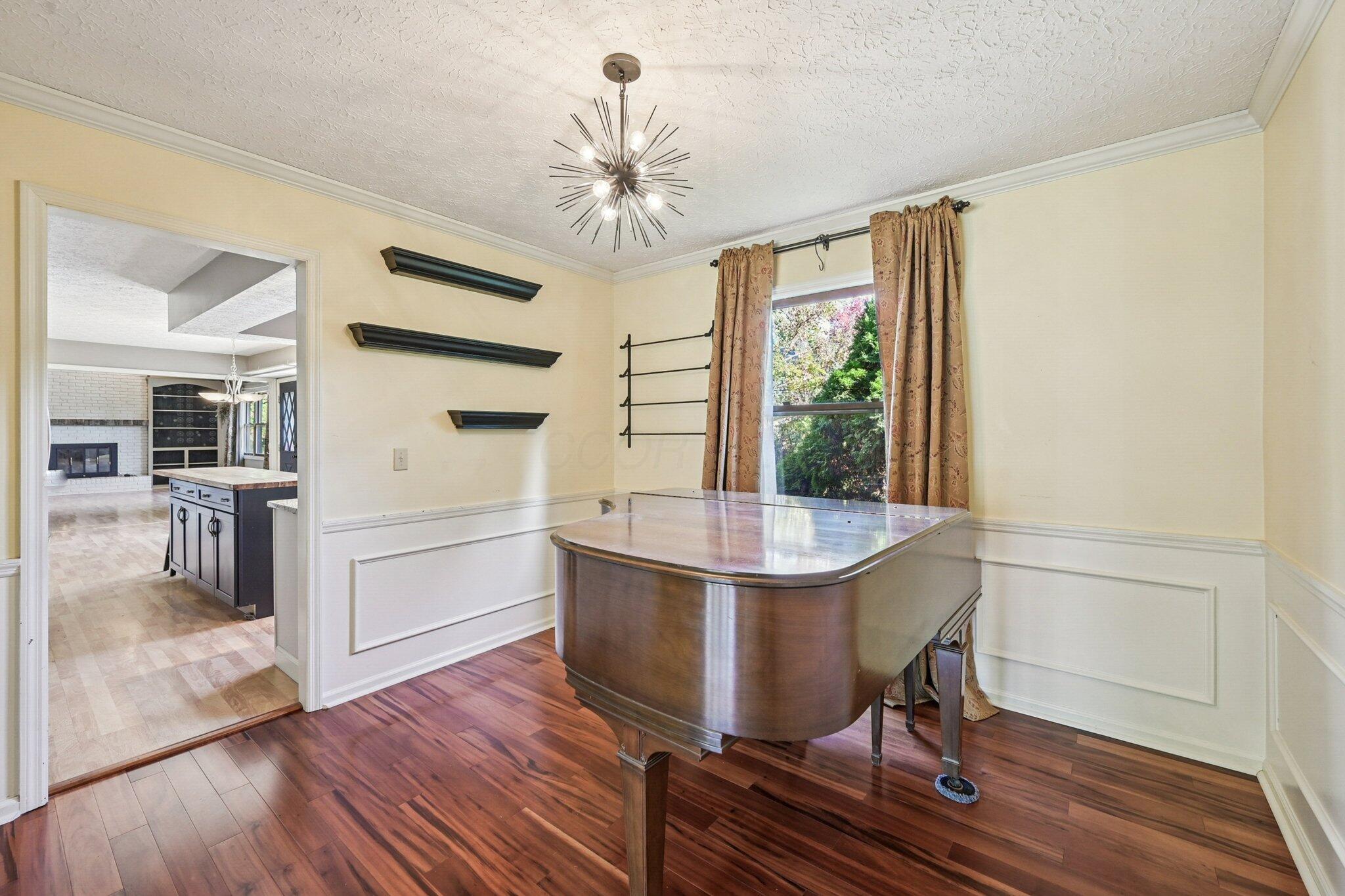 1118 Ravine Ridge Drive Columbus, OH 43085 - Photo 35 of 104 Dining Room