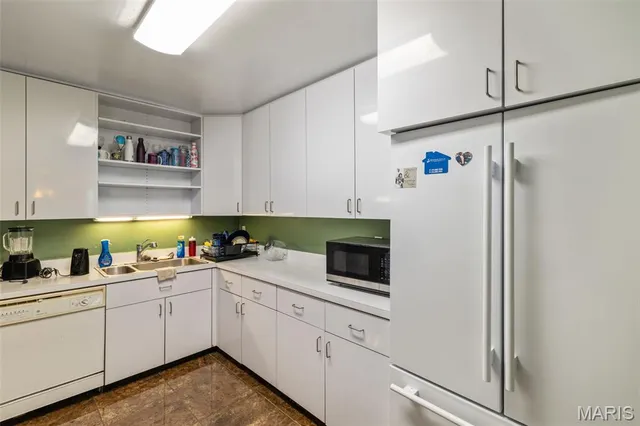 $225,000 | 11538 Sandy View Drive, Unit 212, St. Louis, MO 63146