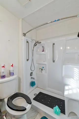 $225,000 | 11538 Sandy View Drive, Unit 212, St. Louis, MO 63146