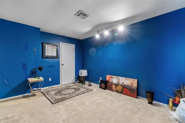 $225,000 | 11538 Sandy View Drive, Unit 212, St. Louis, MO 63146