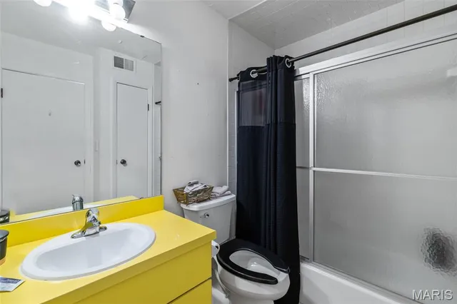 $225,000 | 11538 Sandy View Drive, Unit 212, St. Louis, MO 63146