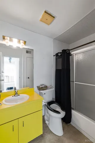 $225,000 | 11538 Sandy View Drive, Unit 212, St. Louis, MO 63146