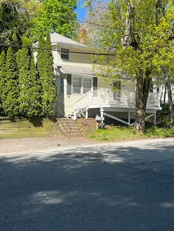$2,000 | 303 North Lake Avenue, Unit 2, Worcester, MA 01605