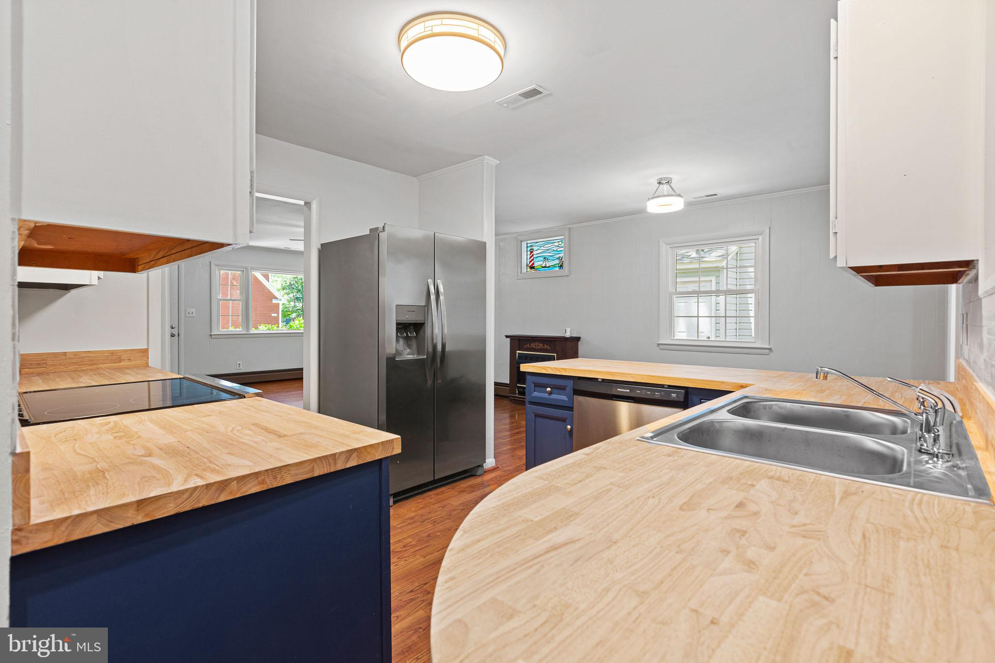 18352 River Road Tall Timbers, MD 20690 - Photo 10 of 29 Butcher Block Counters