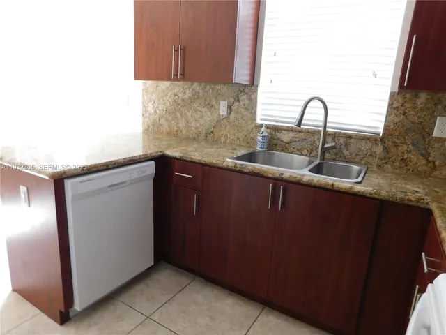 $2,700 | 21485 Southwest 112th Avenue, Unit 408, Miami, FL 33170