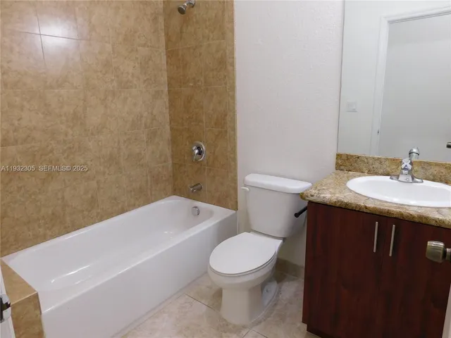 $2,700 | 21485 Southwest 112th Avenue, Unit 408, Miami, FL 33170