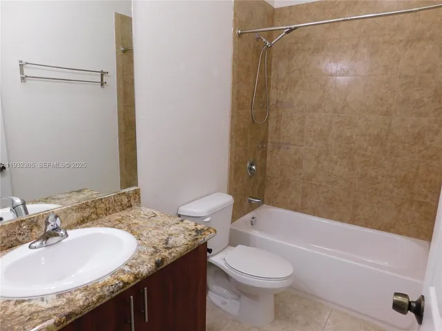 $2,700 | 21485 Southwest 112th Avenue, Unit 408, Miami, FL 33170