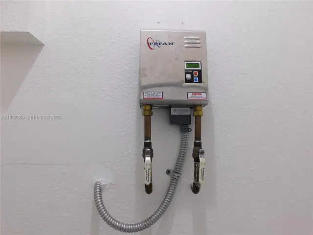 $2,700 | 21485 Southwest 112th Avenue, Unit 408, Miami, FL 33170