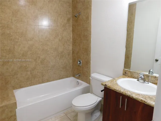 $2,700 | 21485 Southwest 112th Avenue, Unit 408, Miami, FL 33170