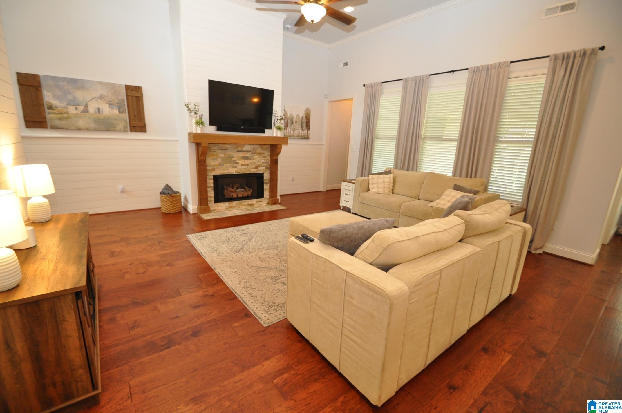 335 Strathaven Circle Pelham, AL 35124 - Photo 3 of 14