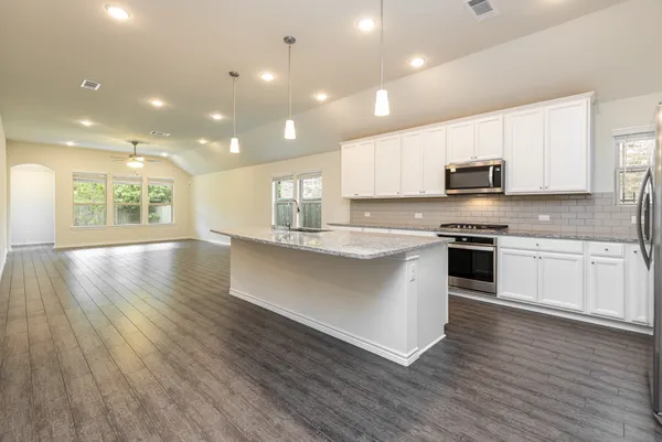 $3,500 | 11 Pioneer Canyon Place, The Woodlands, TX 77375