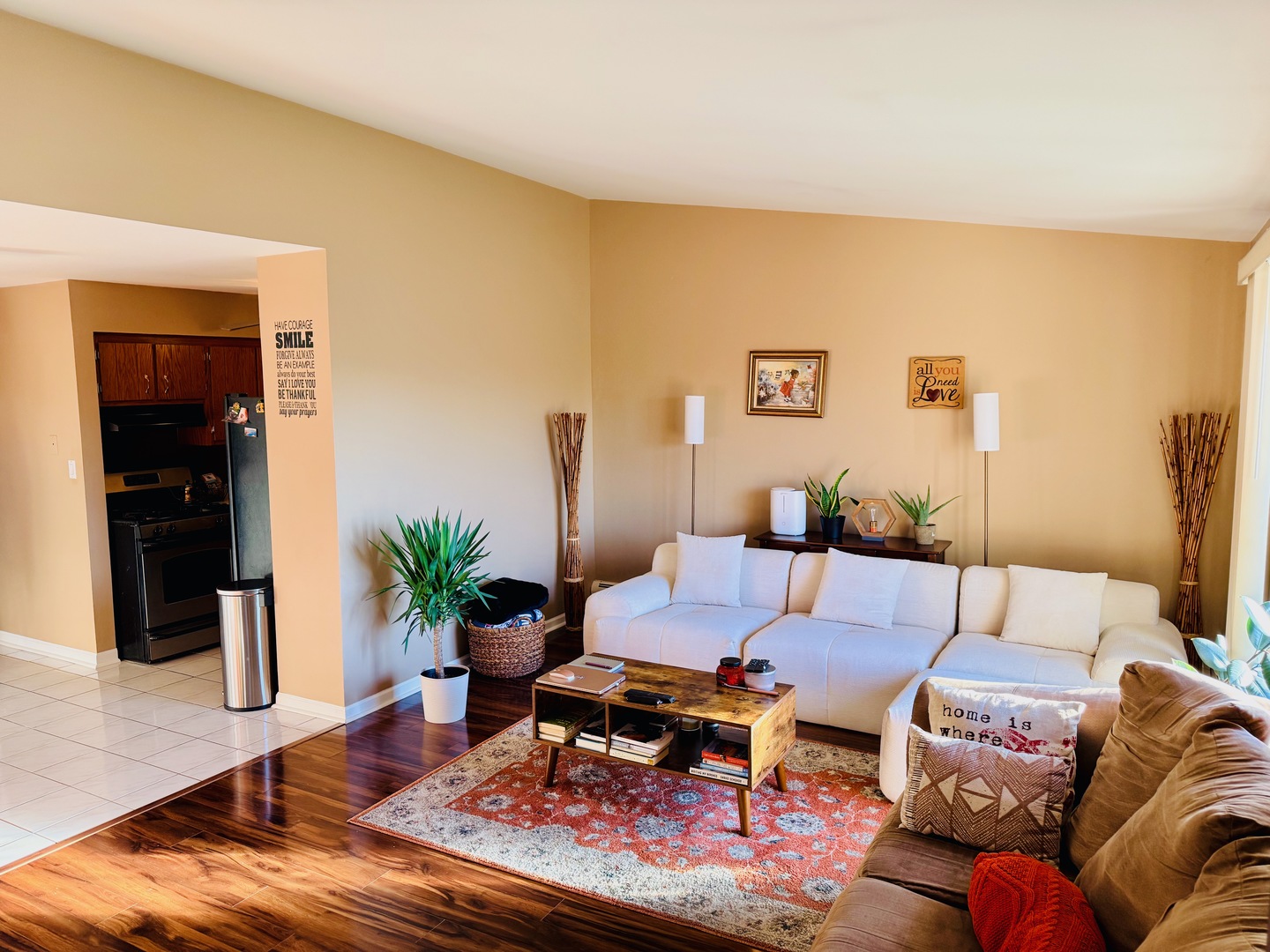 3823 West 123rd Street, Unit 302 Alsip, IL 60803 - Photo 9 of 35 a living room with furniture and a potted plant