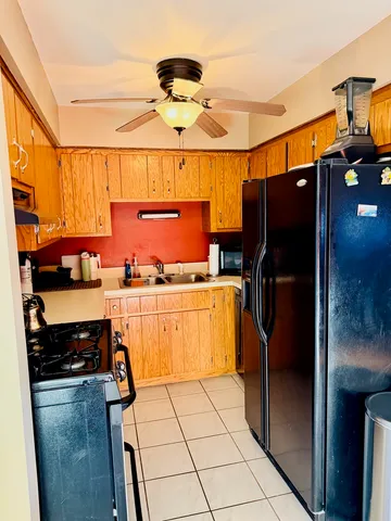 $160,000 | 3823 West 123rd Street, Unit 302, Alsip, IL 60803