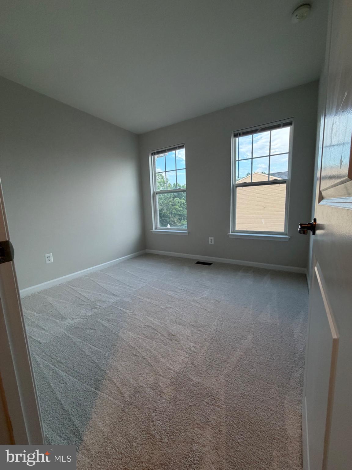 25333 Wakestone Terrace Chantilly, VA 20152 - Photo 84 of 109 Bright and airy room with natural light.